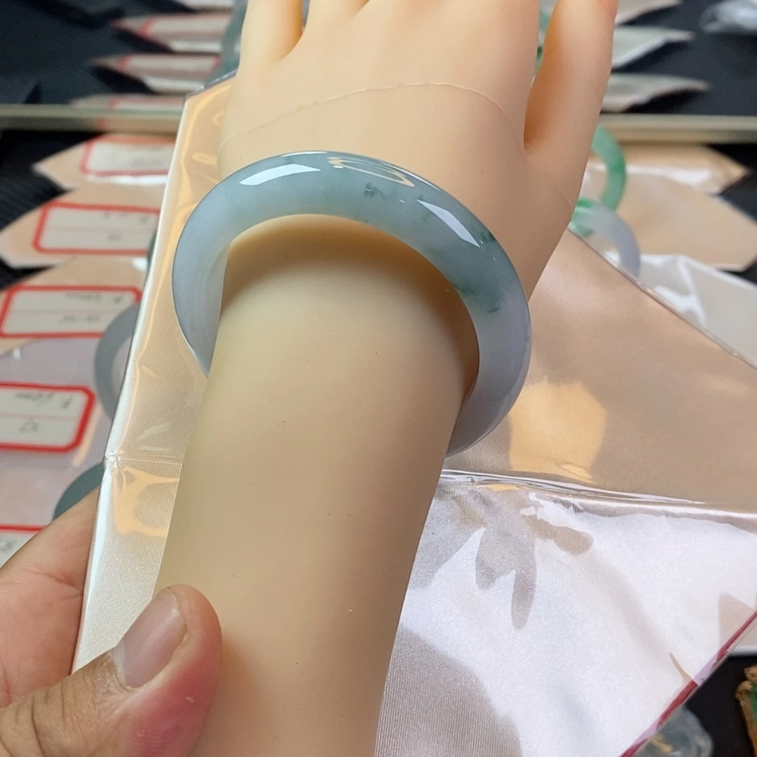 【闪购商品】未镶嵌手镯翡翠