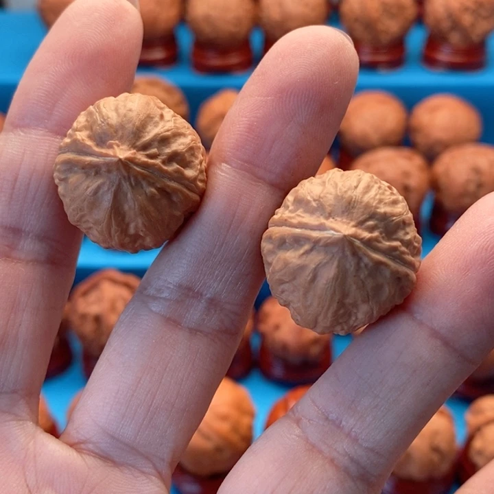 把件文玩核桃小龙珠