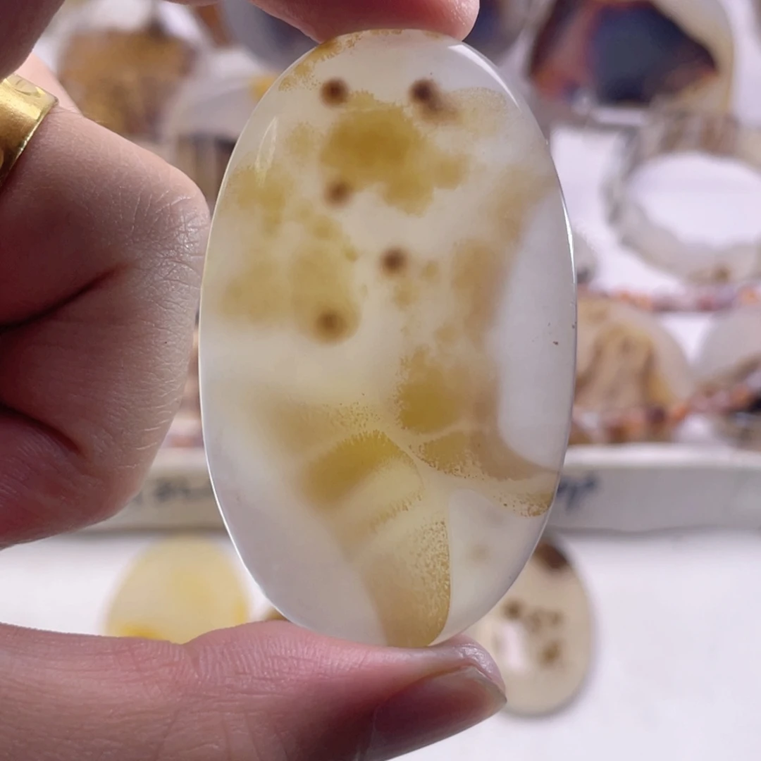 玛瑙/玉髓未镶嵌珠宝奇石