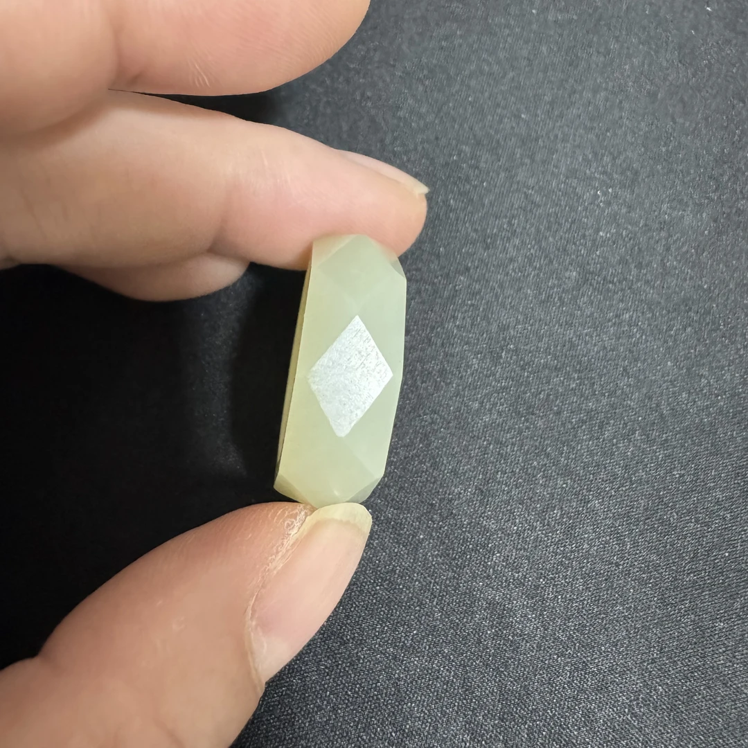 岳刚甄选-青白玉棱形戒指18.8（不支持退换货请谨慎购买）