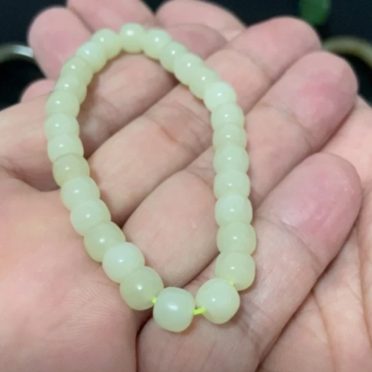 幼***幼和田玉未镶嵌手串