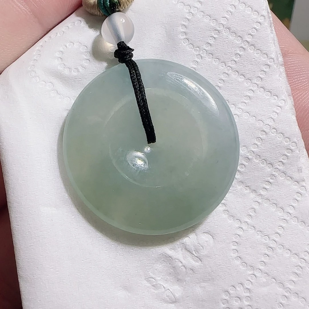 翡翠未镶嵌颈饰平安扣