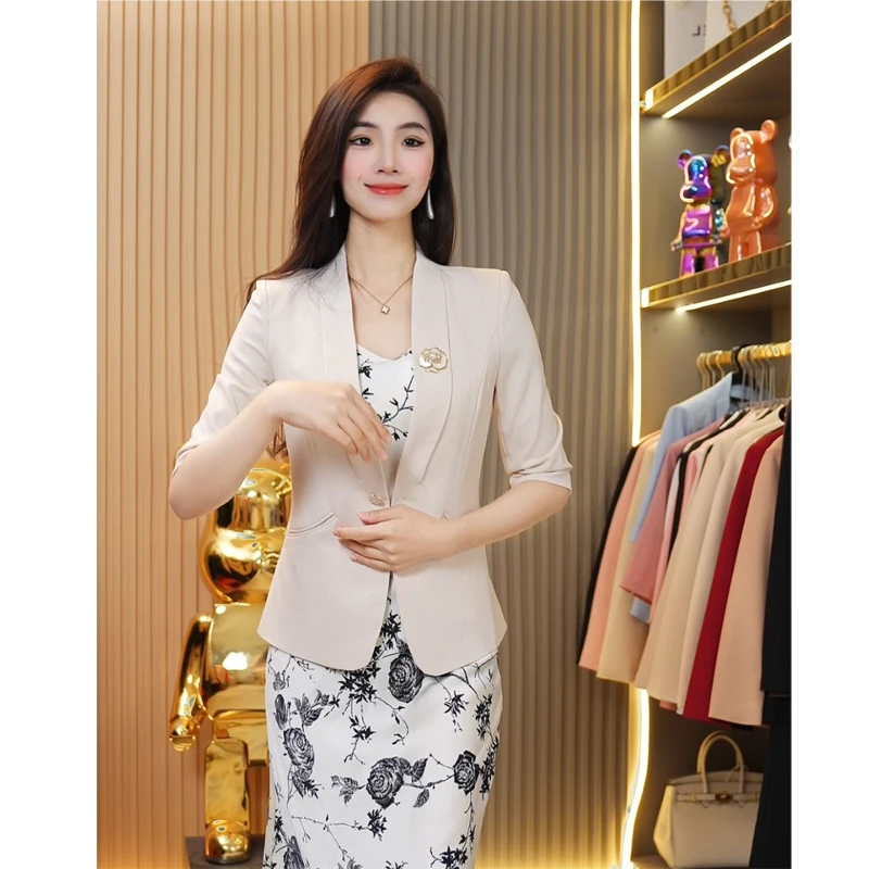 小个子七分袖时尚修身型轻职风西装气质短款显瘦修身上衣