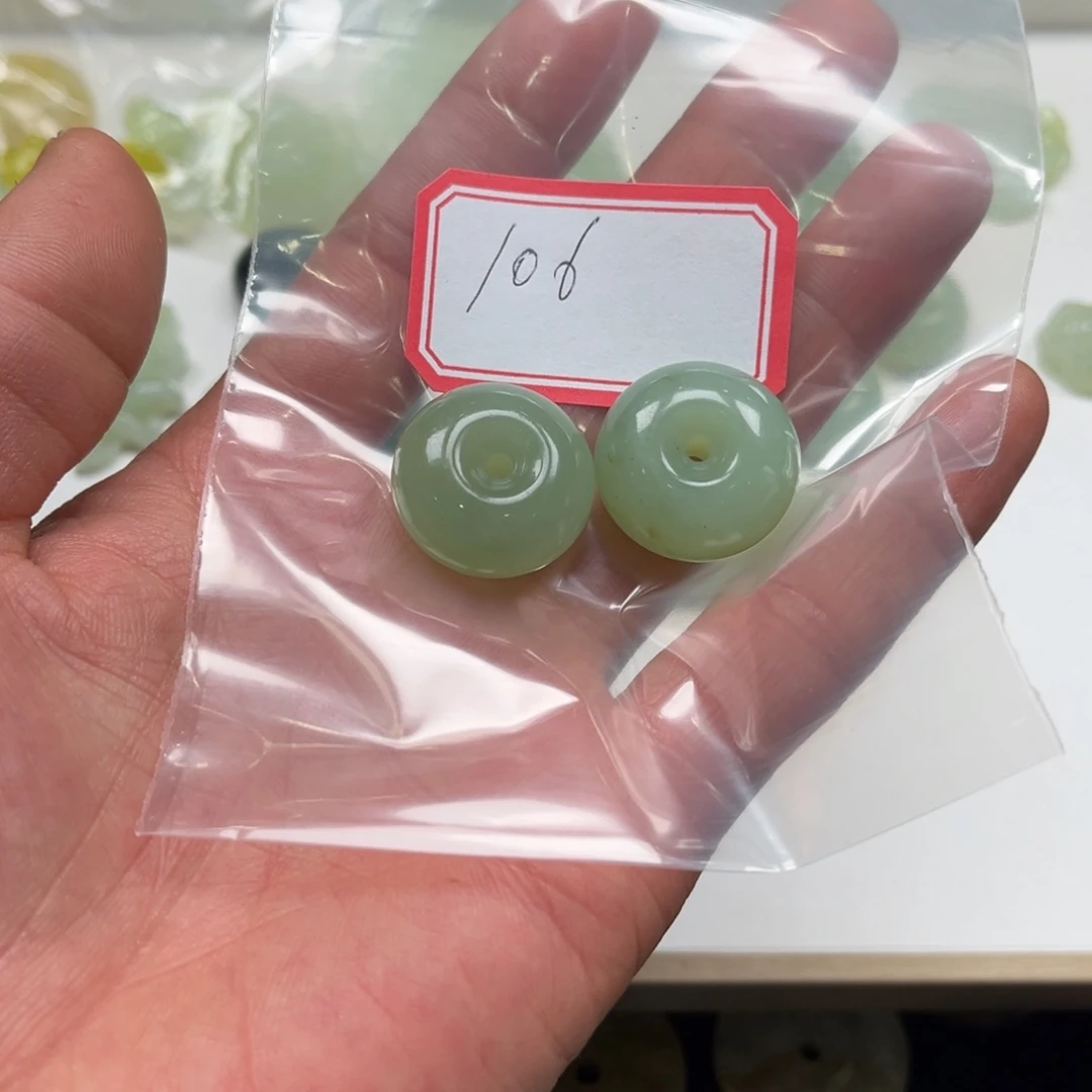 蛇纹石玉颈饰合金鈨****i