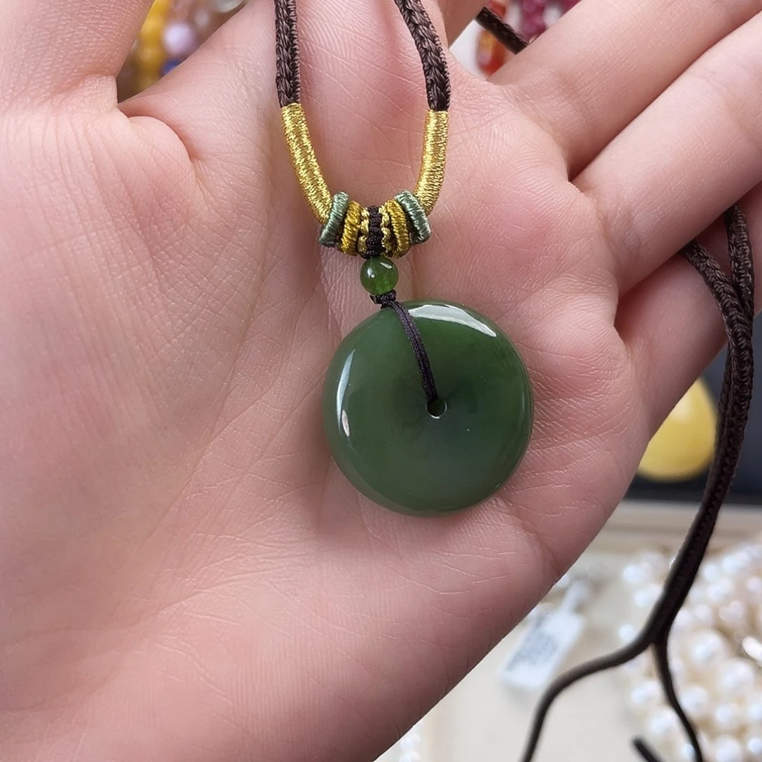 吊坠(赠链)未镶嵌和田玉