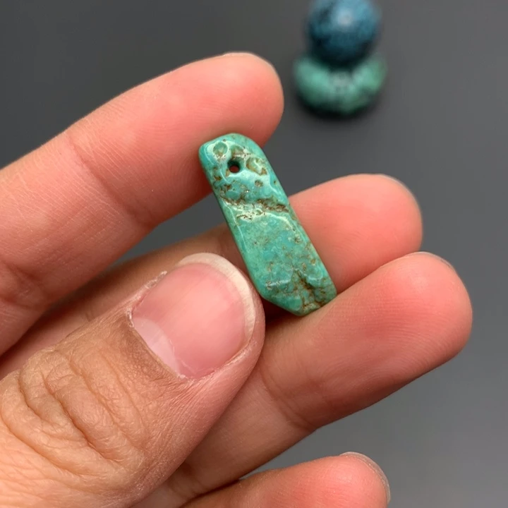 绿松石颈饰未镶嵌