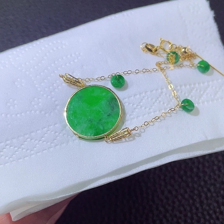 翡翠颈饰18K金镶嵌翡翠