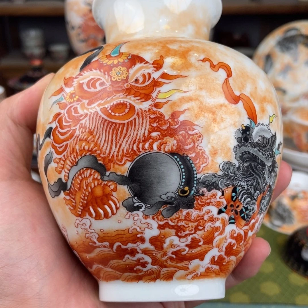 陶瓷的设计师是一个
