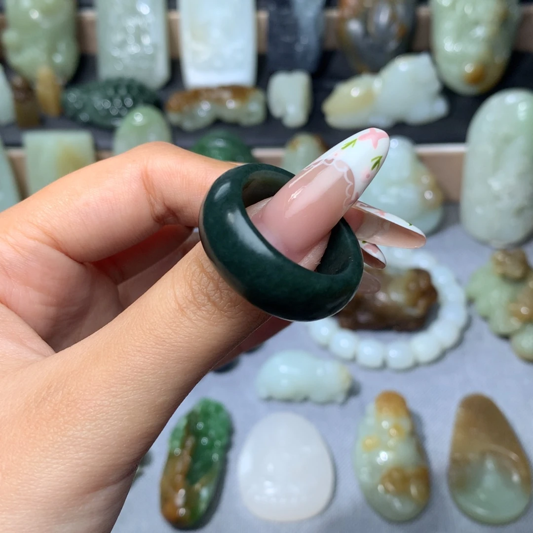 和田玉未镶嵌颈饰無*