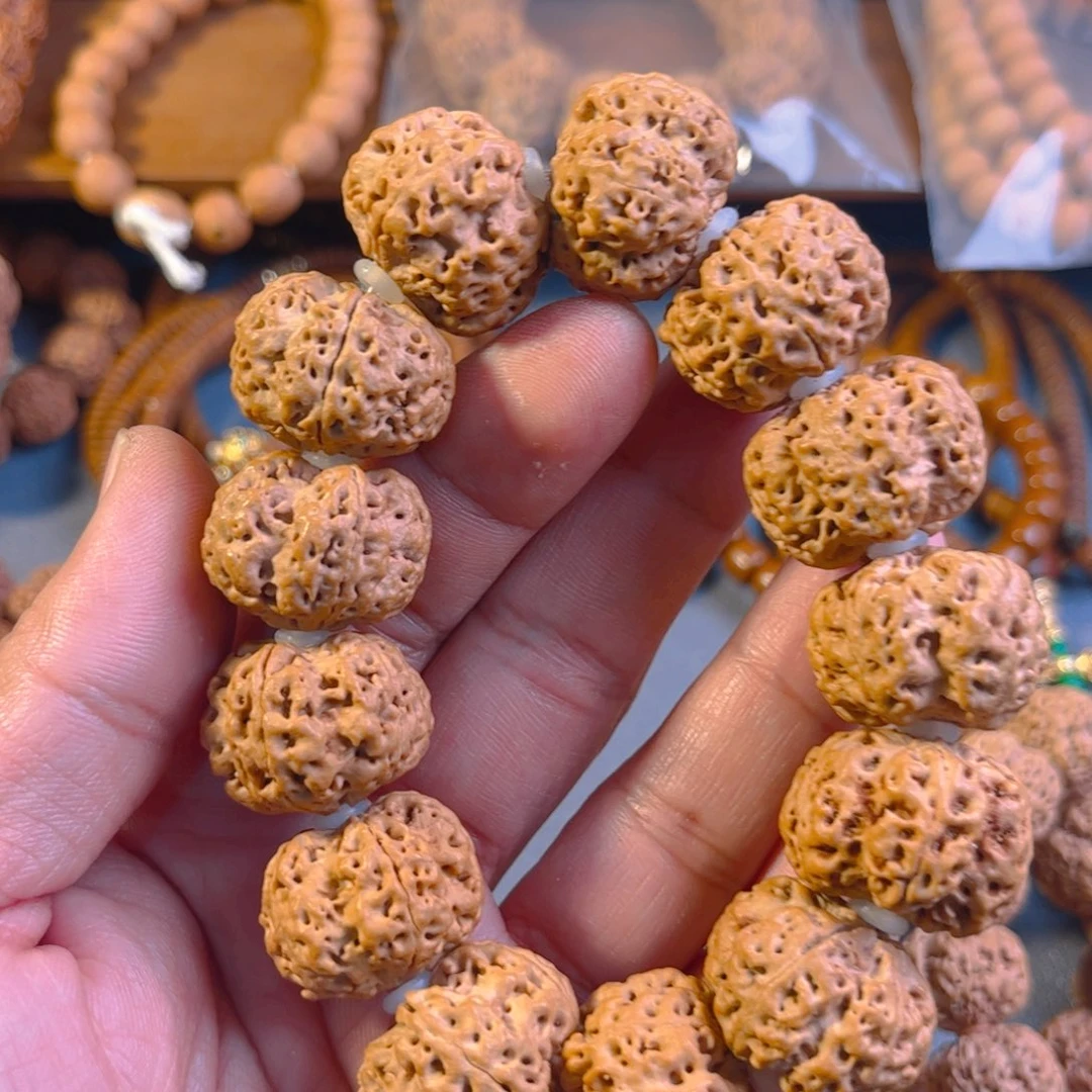 金刚菩提吊坠潇**雨飞碟梅花