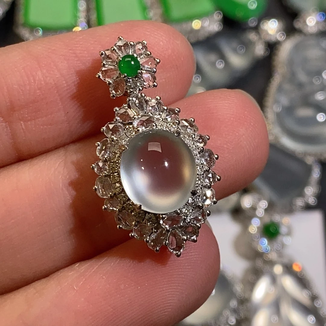 翡翠颈饰18K金镶嵌天然缅甸A货翡翠