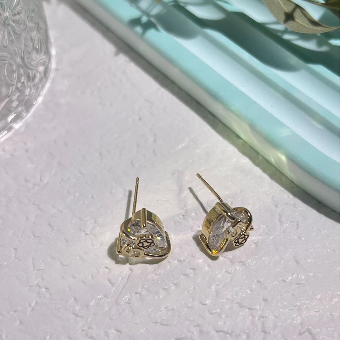 铜合金合成锆石耳饰 时尚简约精致 5 花 心心亮晶晶耳钉