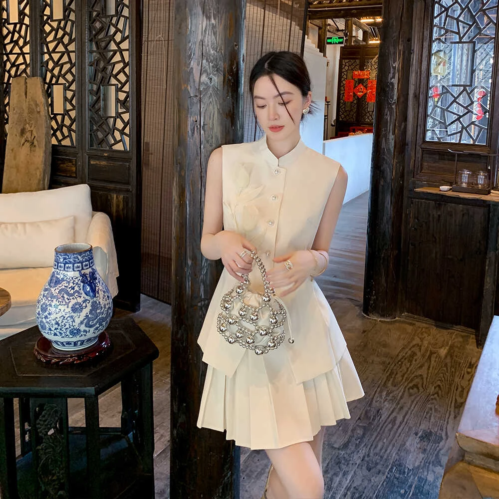 缤菓binguo 新中式小众设计感立体花朵修身立领上衣百褶裙套装女