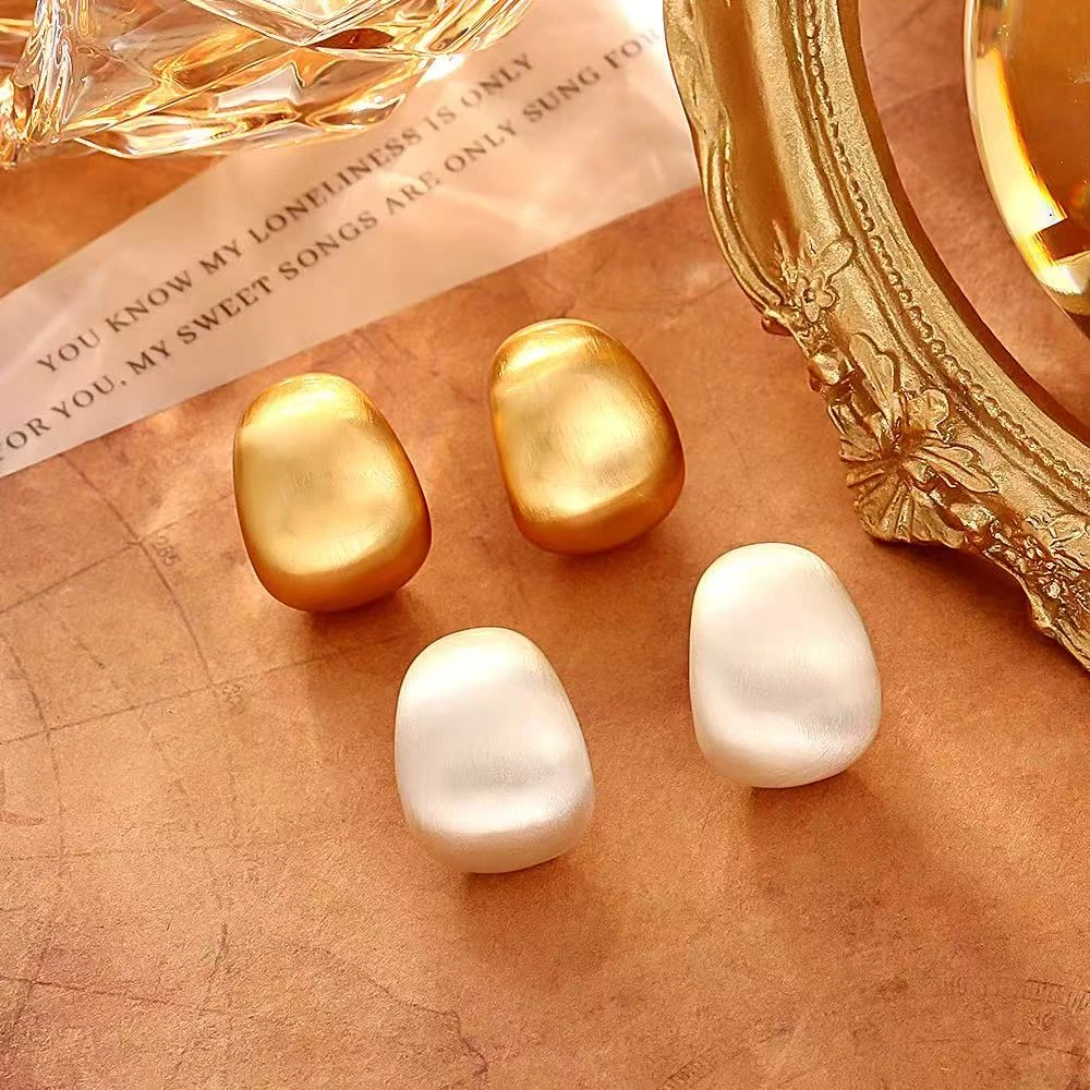 铜合金耳饰 金色拉丝豌豆耳环女新款爆款高级感小众首饰高级感