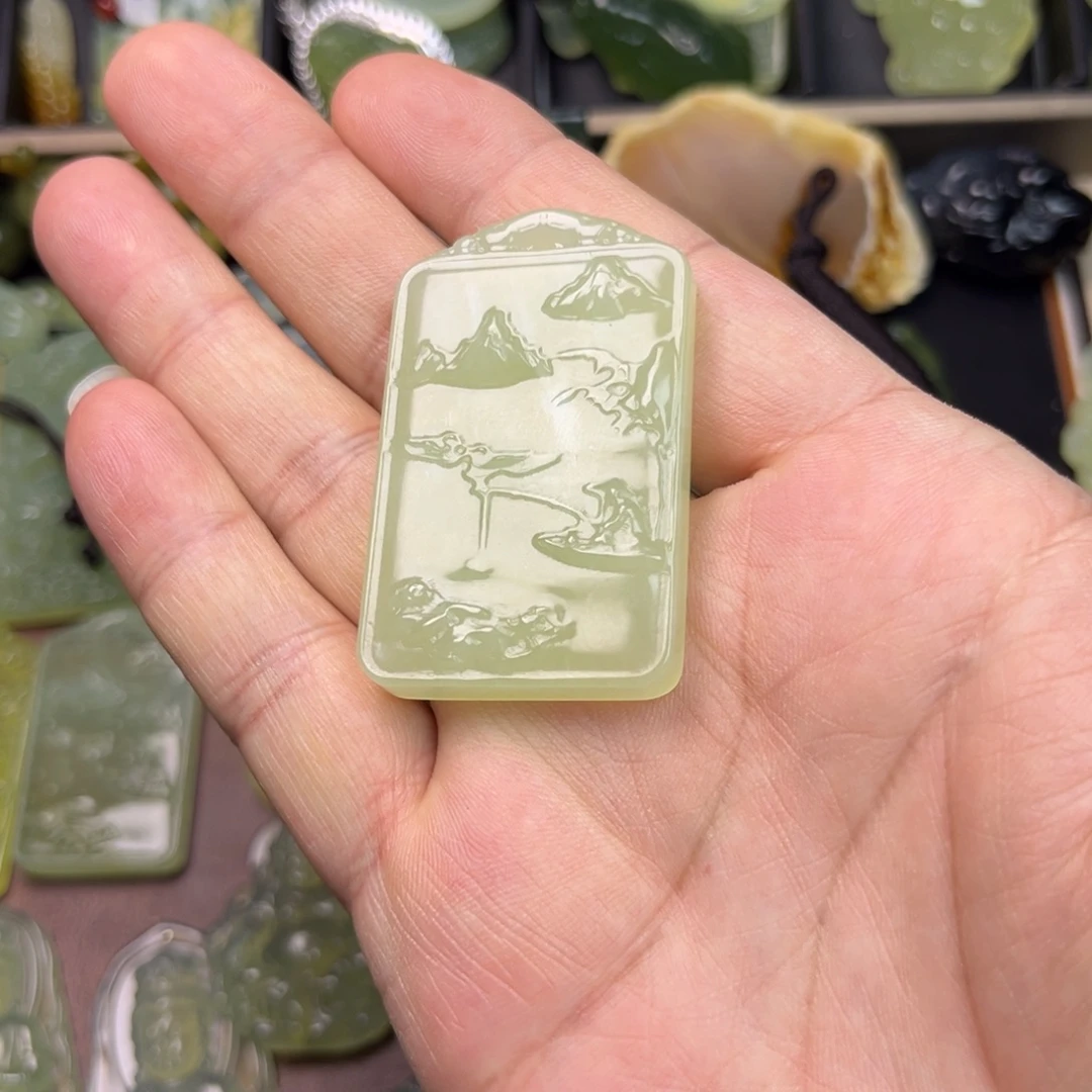 蛇纹石玉未镶嵌吊坠(赠链)