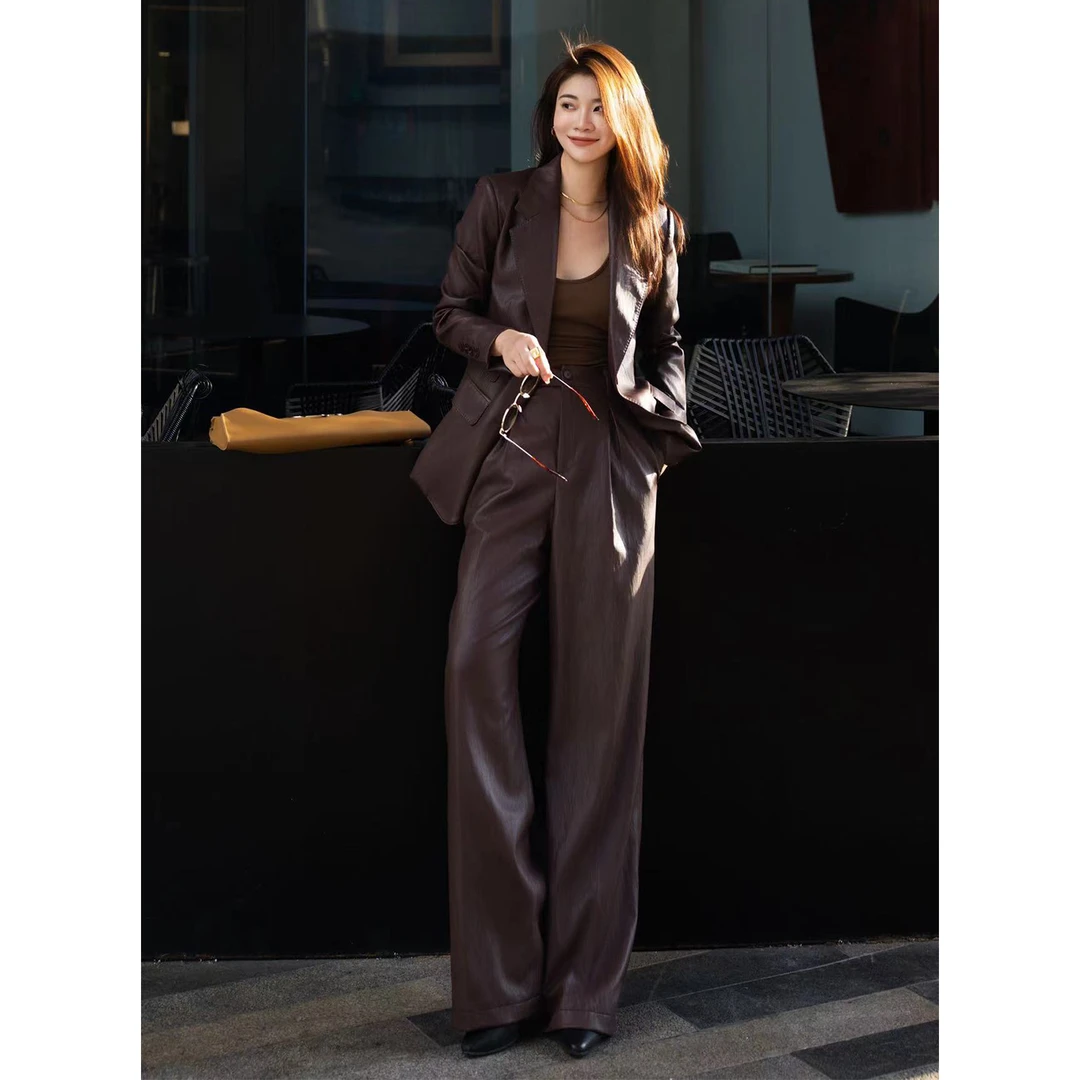 设计感时尚套装女2025秋冬新款蛋白皮西装外套长裤气质通勤两件套
