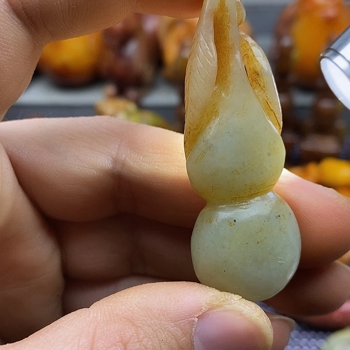 未镶嵌蛇纹石玉颈饰