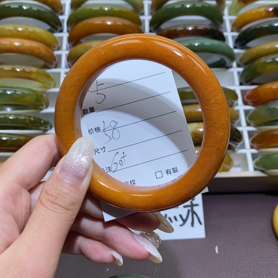 蛇纹石玉未镶嵌手镯月*忧