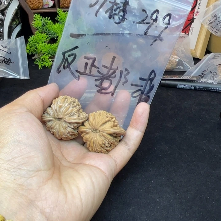 文玩核桃吊坠反***样四座楼