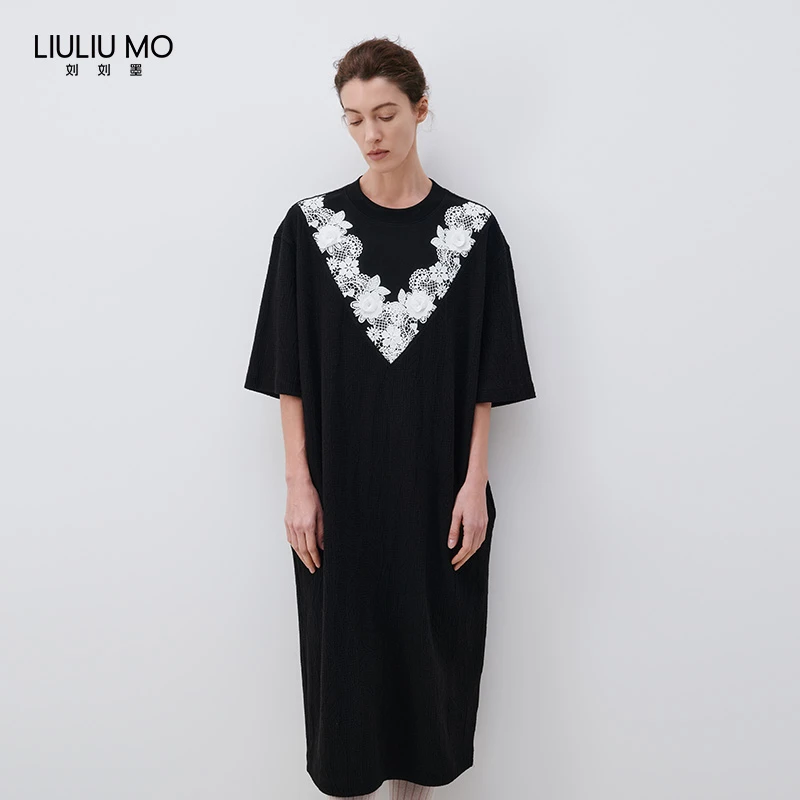 刘刘墨春夏设计小众时尚百搭黑色显瘦直筒立体花朵拼接肌理连衣裙