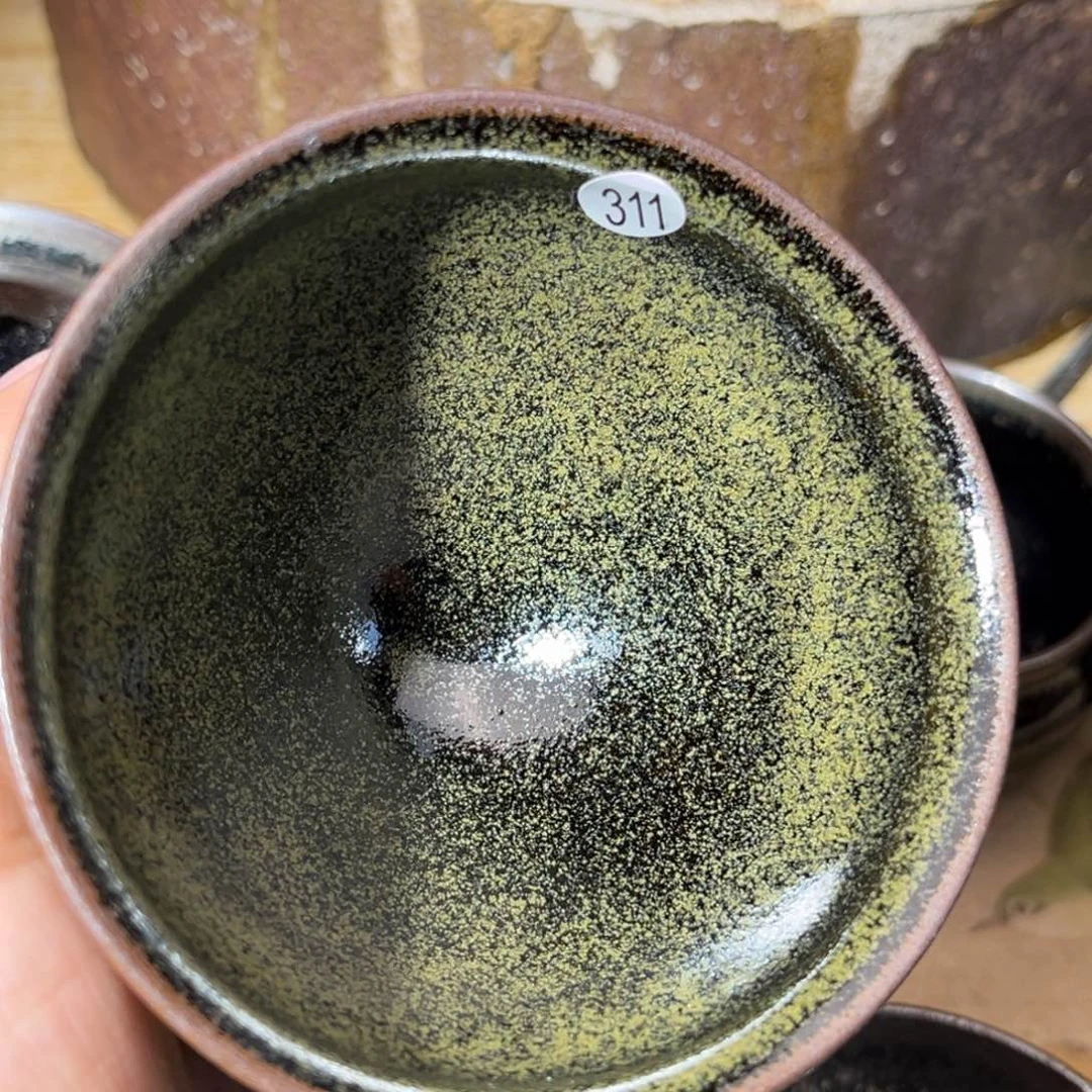 茶盏义兴龙窑坚持真柴烧