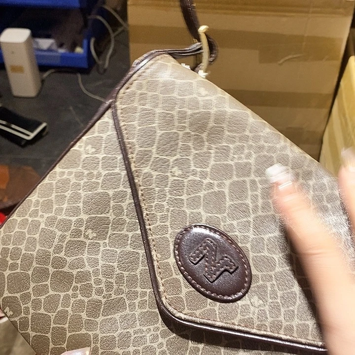 ****巨中古香水沐浴露持久留香