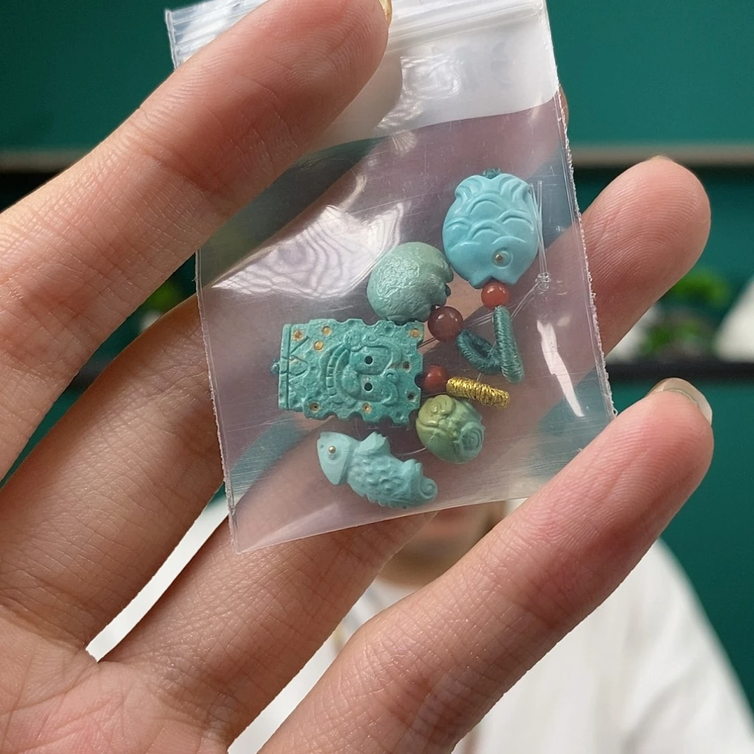 绿松石未镶嵌珠宝奇石