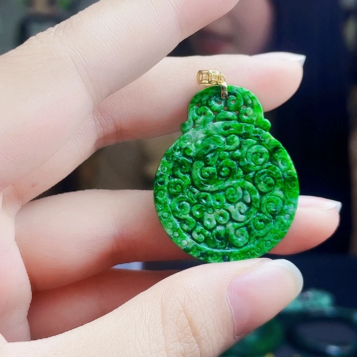 翡翠18K金镶嵌颈饰多样性