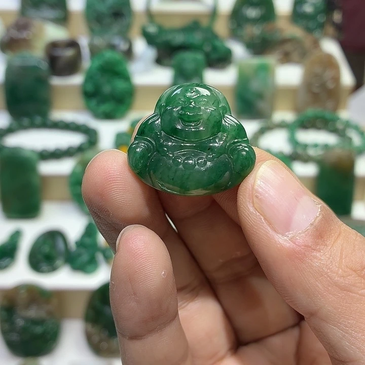 曾***辈独山玉未镶嵌颈饰精品佛公