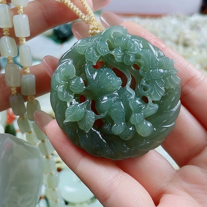 颈饰未镶嵌和田玉