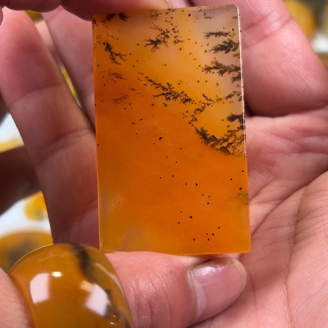 合金石英质玉（黄龙玉）颈饰