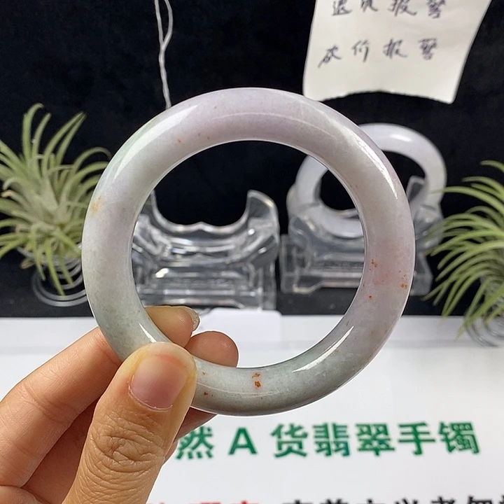 翡翠未镶嵌手镯60号。 54.6圈
