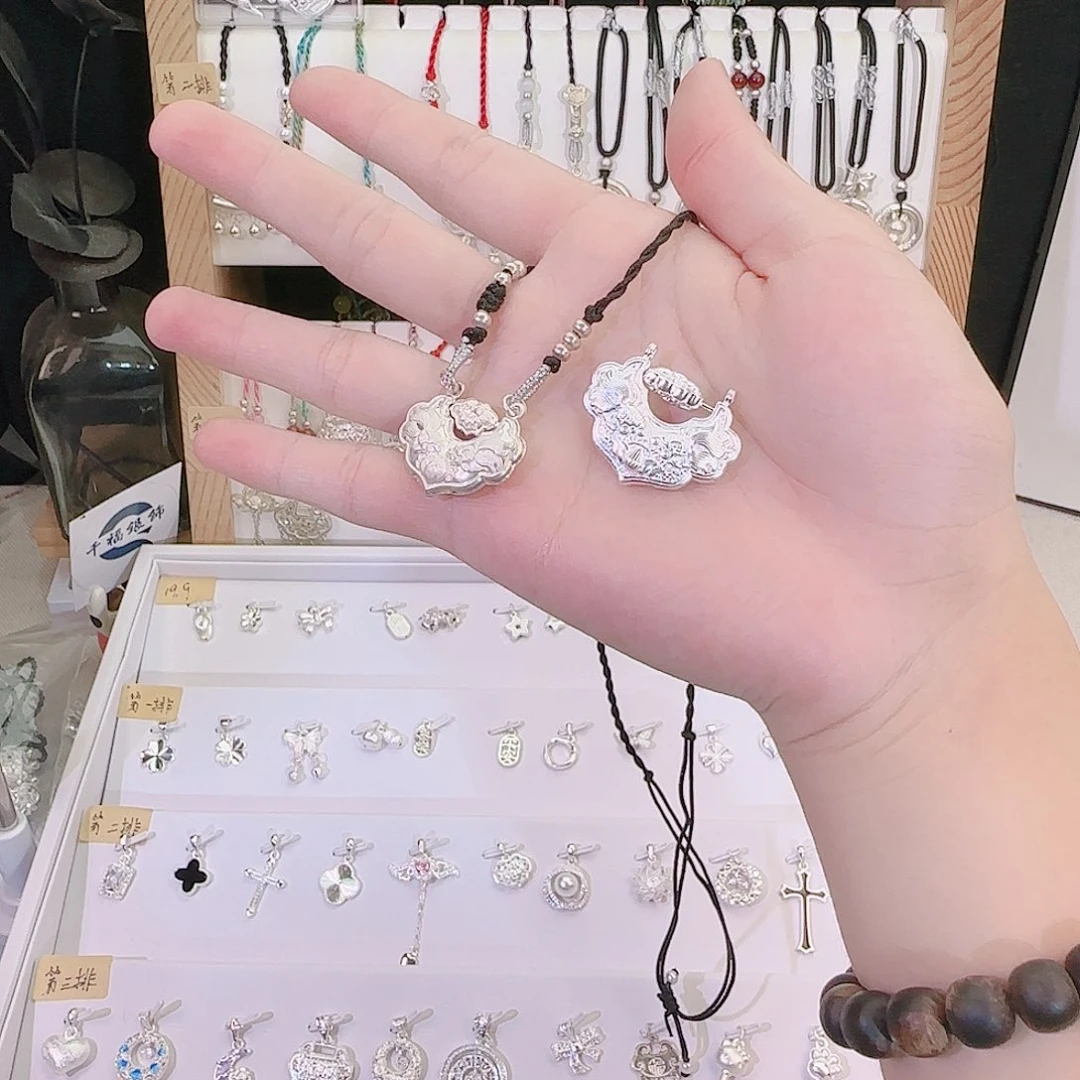 静***安吊坠足银足银999锦鲤锁9.5加莲花黑色编绳