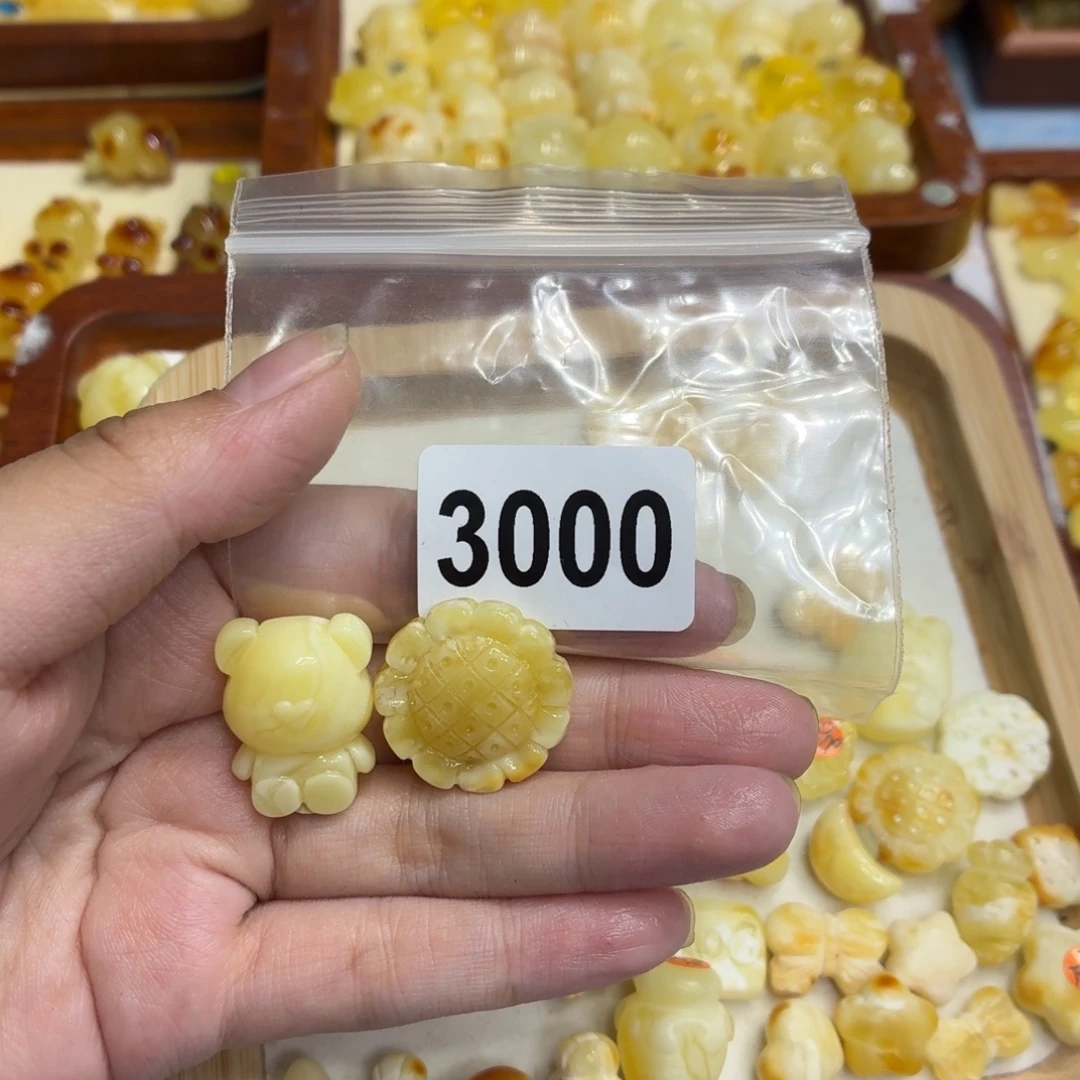 n***暖琥珀未镶嵌毛衣链