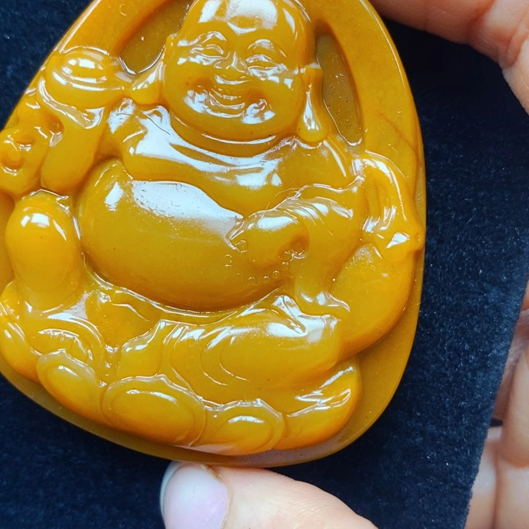 未镶嵌石英质玉（黄龙玉）颈饰