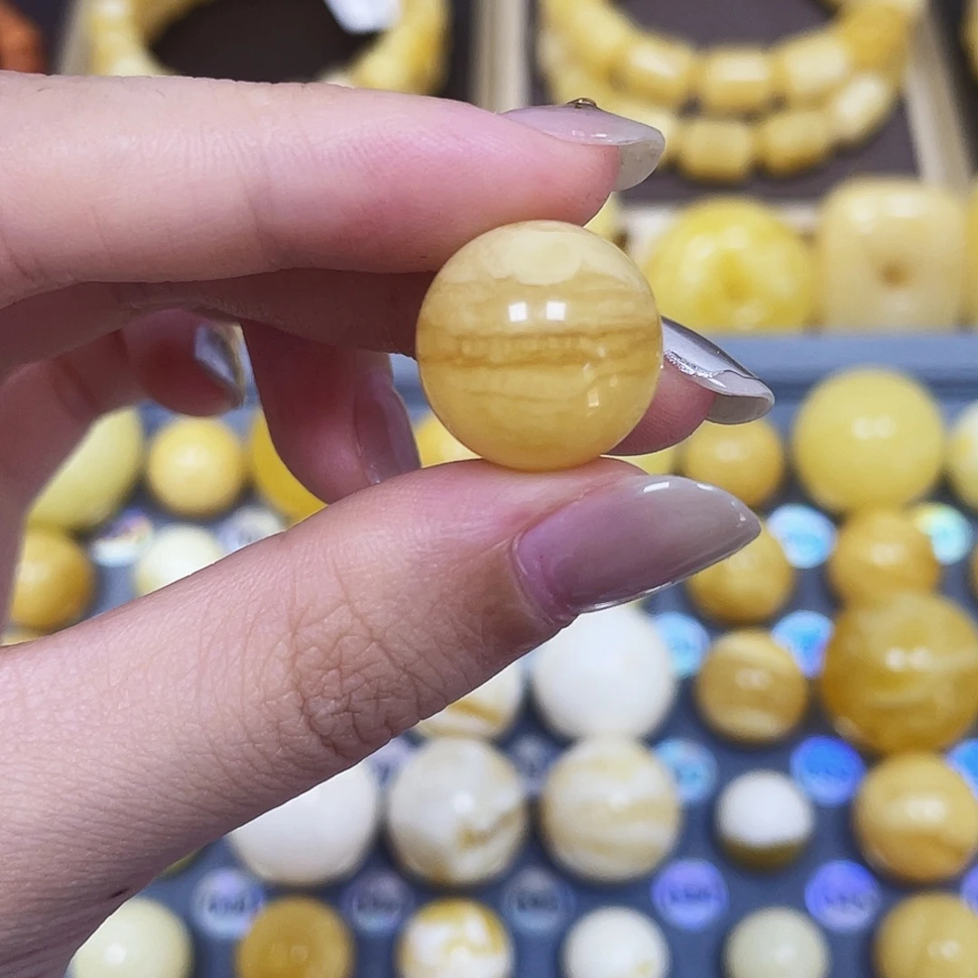 琥珀未镶嵌裸石16mm瑕