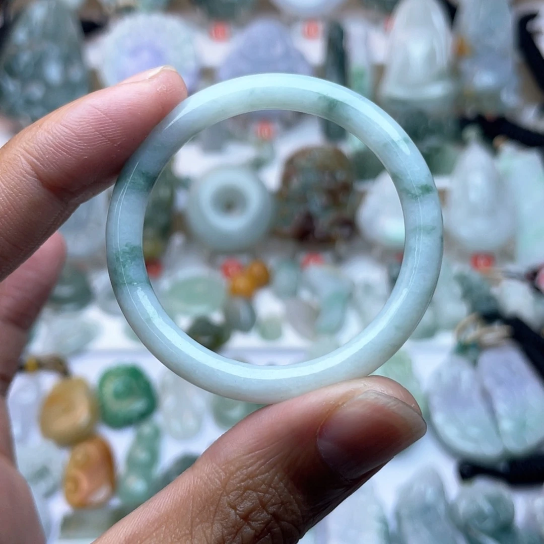 【闪购商品】颈饰未镶嵌翡翠手镯