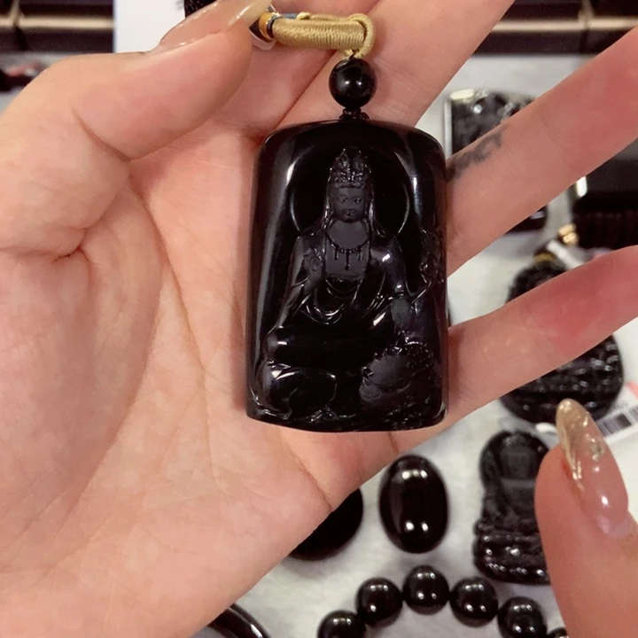 曹***号颈饰未镶嵌翡翠翡翠