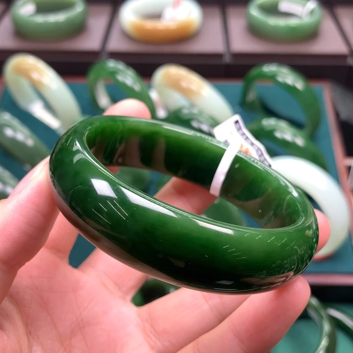 未镶嵌手镯和田玉（碧玉）6162