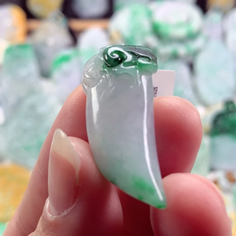 【闪购商品】翡翠吊坠(不含链)未镶嵌