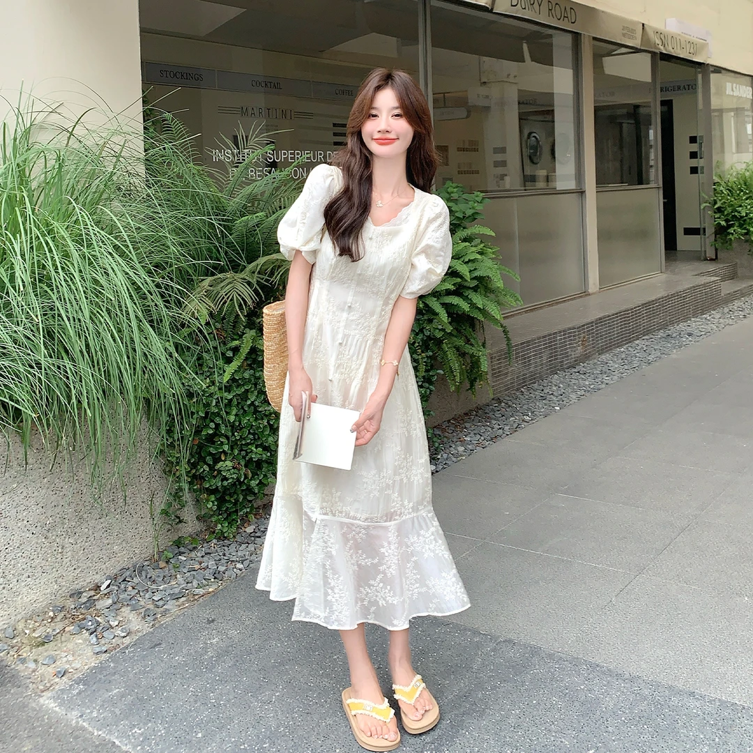 2025连衣裙女夏季新款法式气质高端刺绣收腰显瘦裙子拼接蕾丝长裙