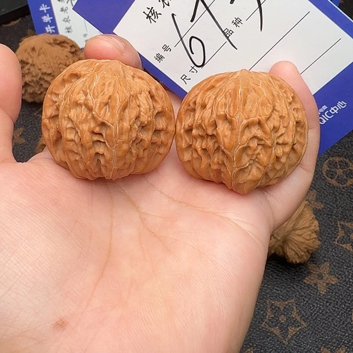 L***財吊坠文玩核桃磨盘37尺