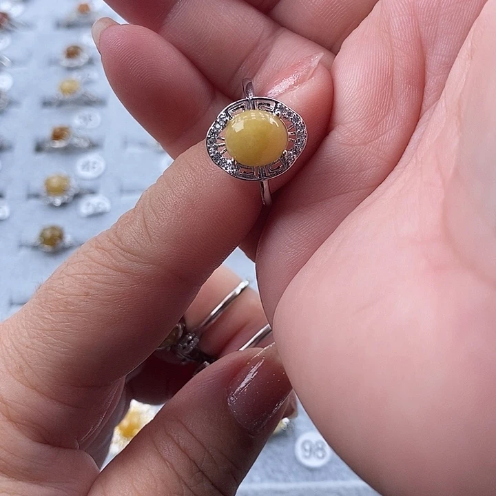 未镶嵌戒指翡翠不***?缅甸