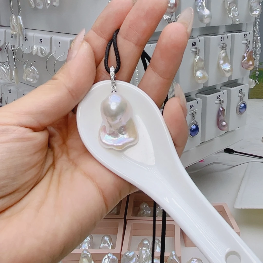 颈饰未镶嵌淡水珍珠