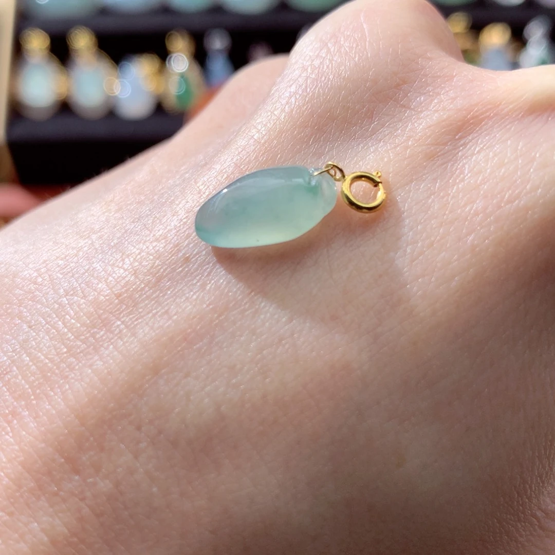 翡翠颈饰18K金镶嵌翡翠