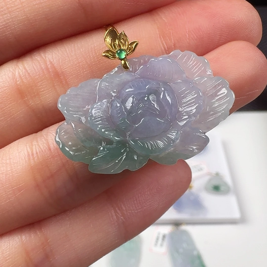 翡翠18K金镶嵌颈饰