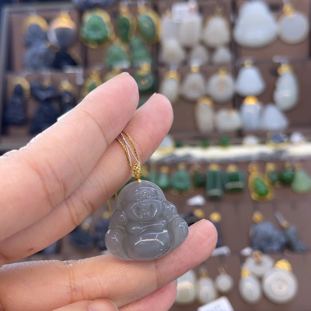 和田玉吊坠18K金镶嵌