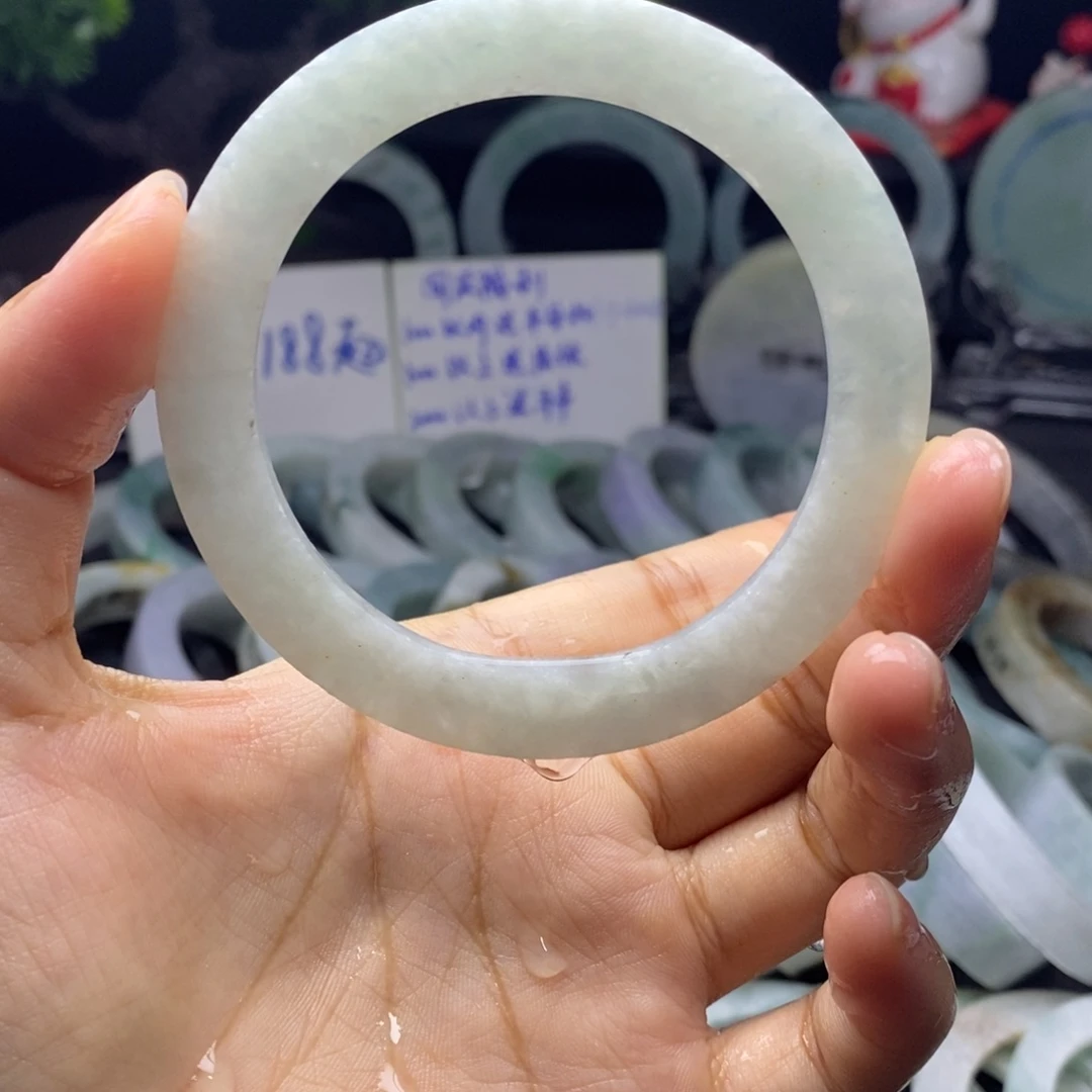 定制翡翠未镶嵌手镯