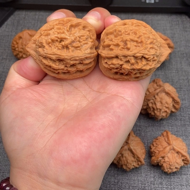 文玩核桃把件大沽石40