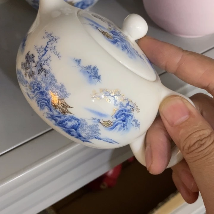 陶瓷艺术品及陶瓷壶